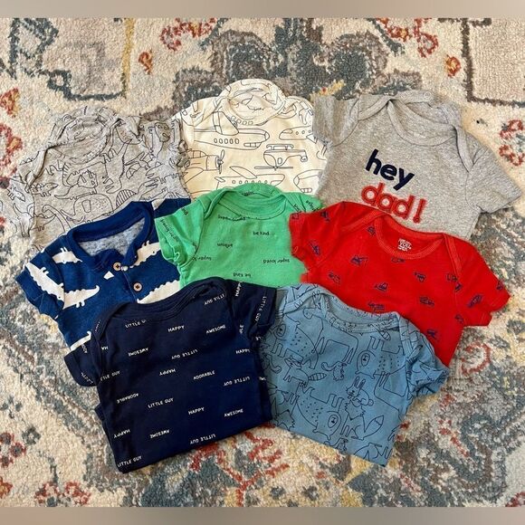 Bundle of 8 Carter’s T-shirt Onesies 6 months - Picture 1 of 9